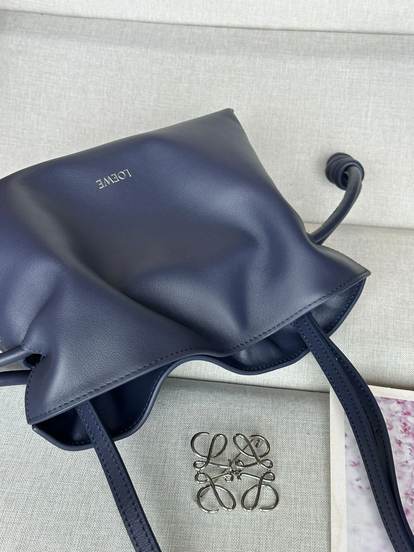 Loewe 金色 牛皮 手拿包 精致手拿款