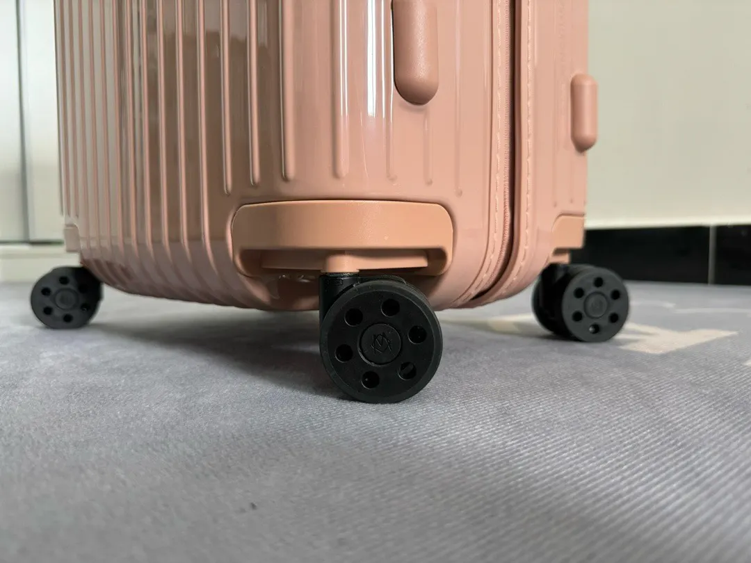 黑色 白色 日默瓦rimowa拉杆箱行李箱登机箱旅行箱方胖子運動 旅行拉杆款 輕便出行款(數字9) 黑色 白色 日默瓦rimowa拉杆箱行李箱登机箱旅行箱方胖子運動 旅行拉杆款 輕便出行款(數字9)