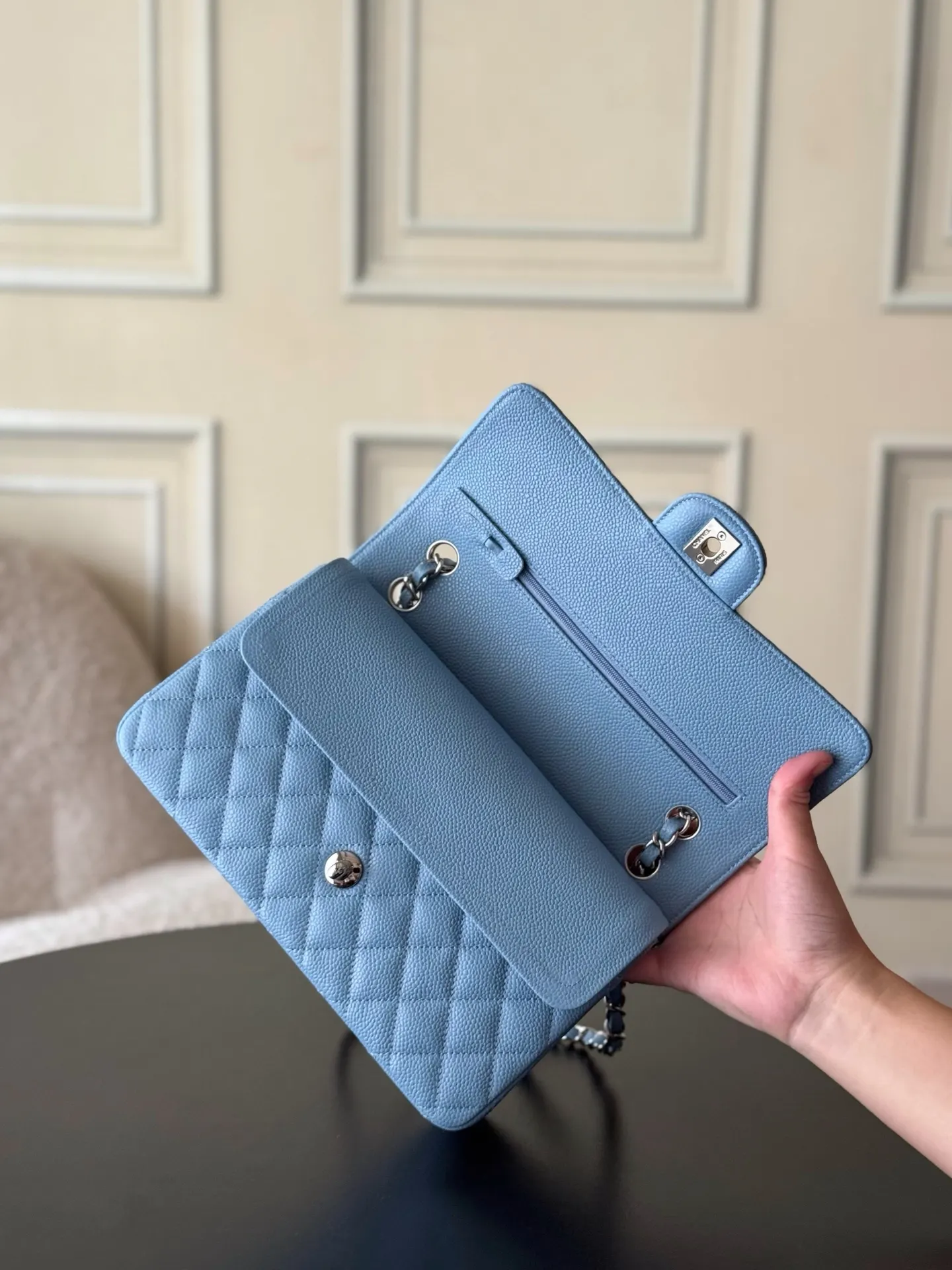 Chanel 浅蓝色鱼子酱牛皮翻盖链条包 金扣 复古