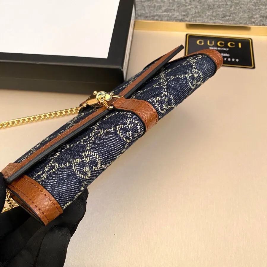 棕色 金色 帆布 GUC 顏色 棕色 尺寸 鏈條包 精致鏈條款(數字9) 棕色 金色 帆布 GUC 顏色 棕色 尺寸 鏈條包 精致鏈條款(數字9)