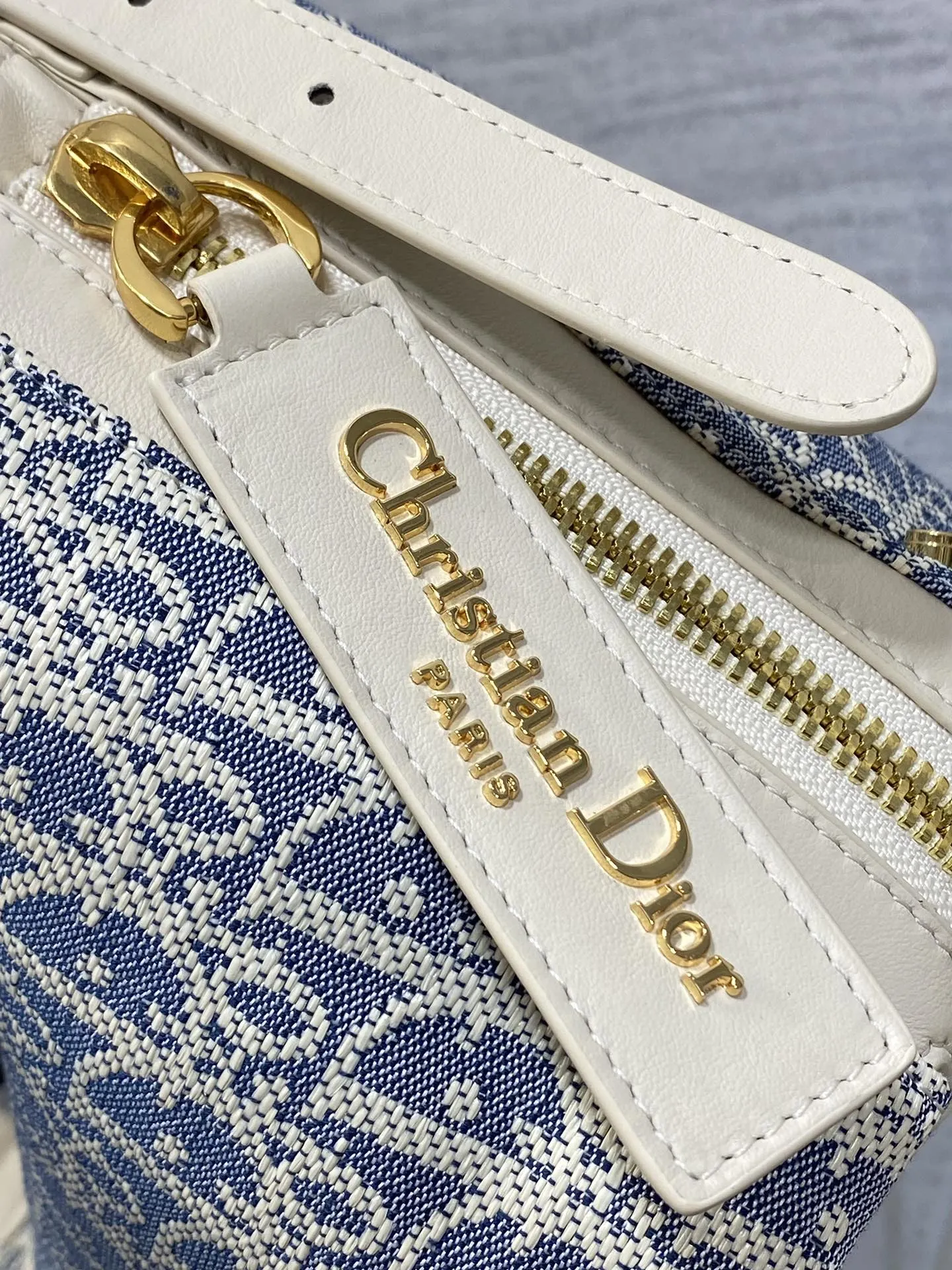 Dior 白色小牛皮包包 手提斜挎 手提包