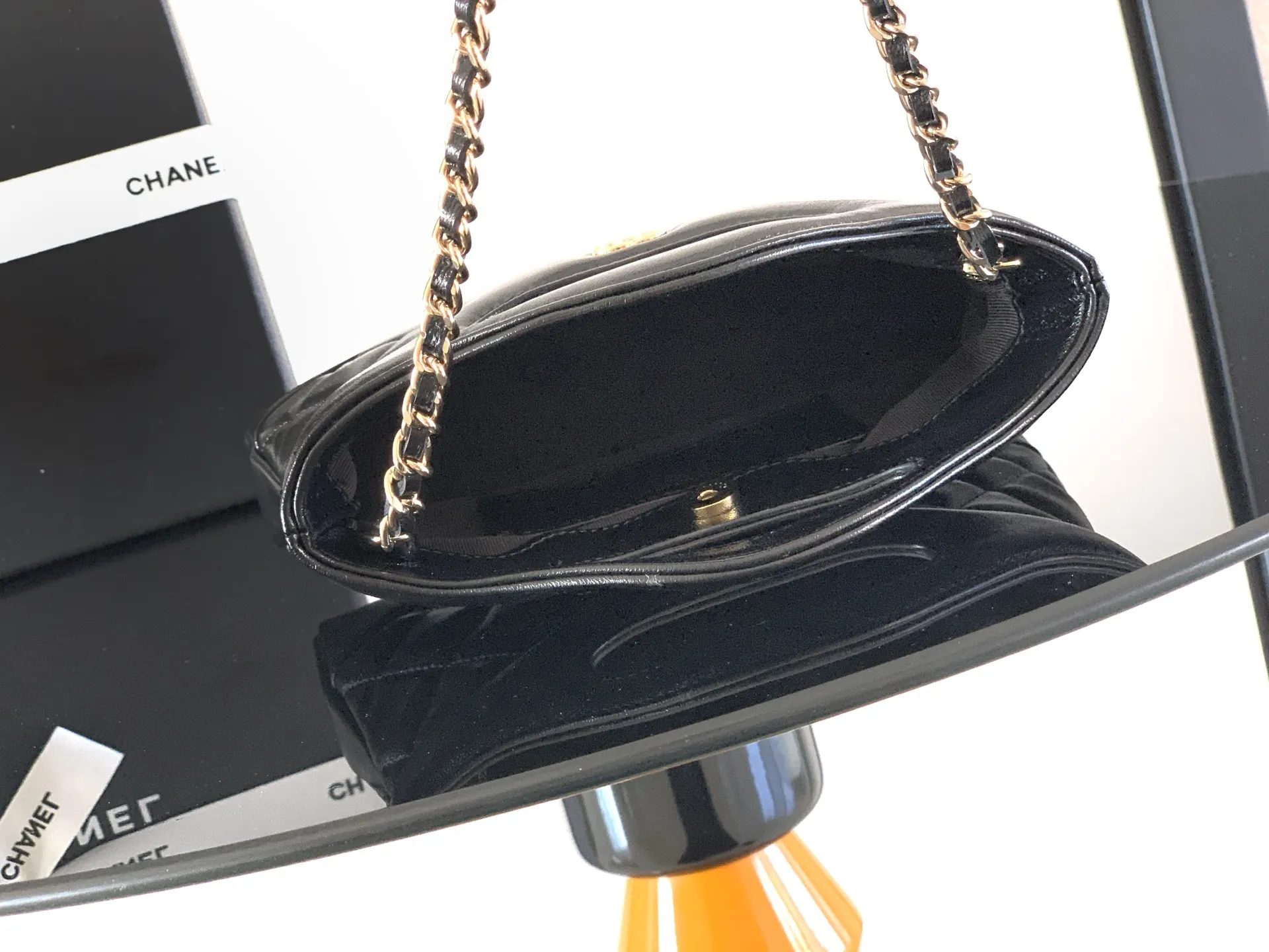 CHANEL 羊皮 羊皮手提包手提斜挎小包迷你手拎包 推 斜挎包 轻便斜挎款