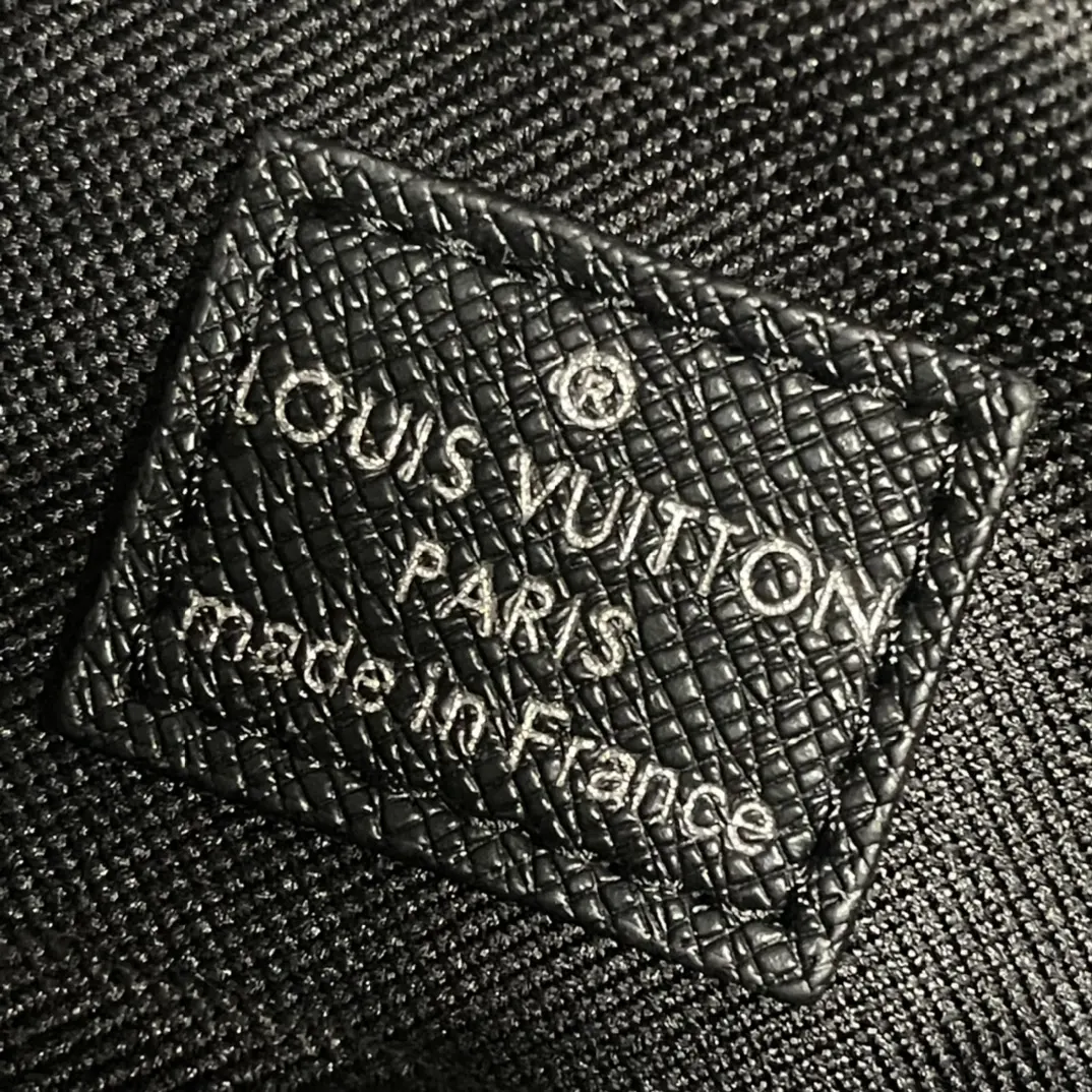 LV messenger bag Image 9 LV messenger bag Image 9