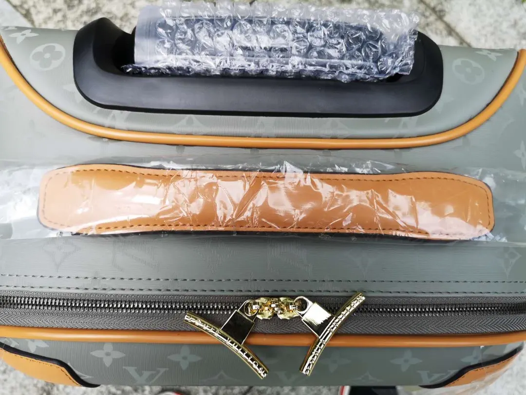 LV 產品 实 行李箱 旅行拉杆款 輕便出行款