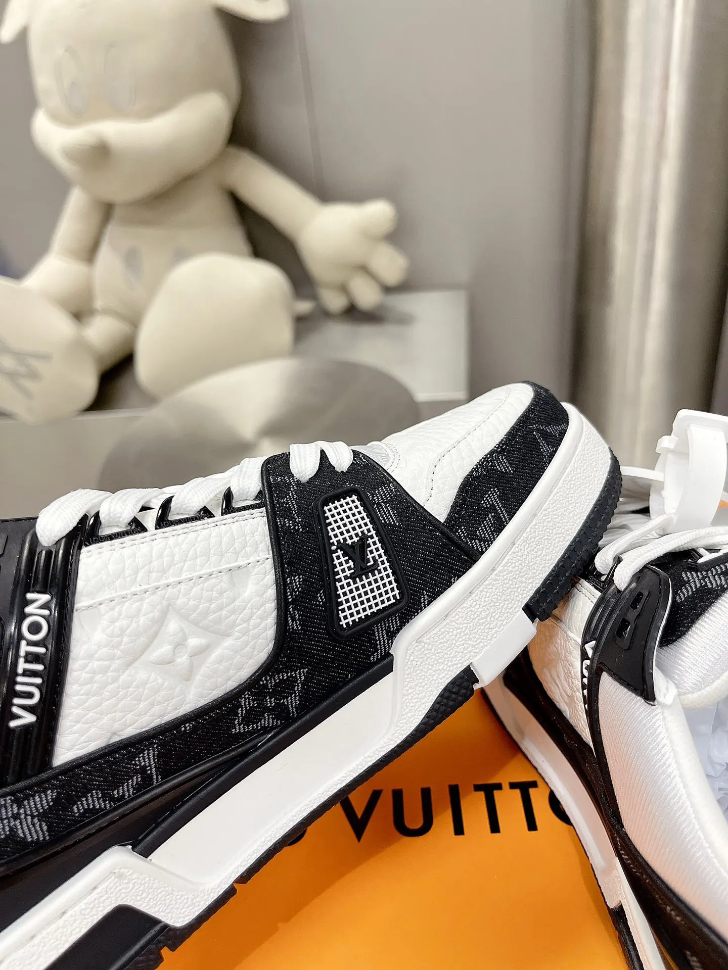 LV sports shoes Image 7 LV sports shoes Image 7