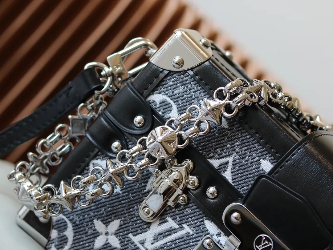 Louis Vuitton Chain Bag
