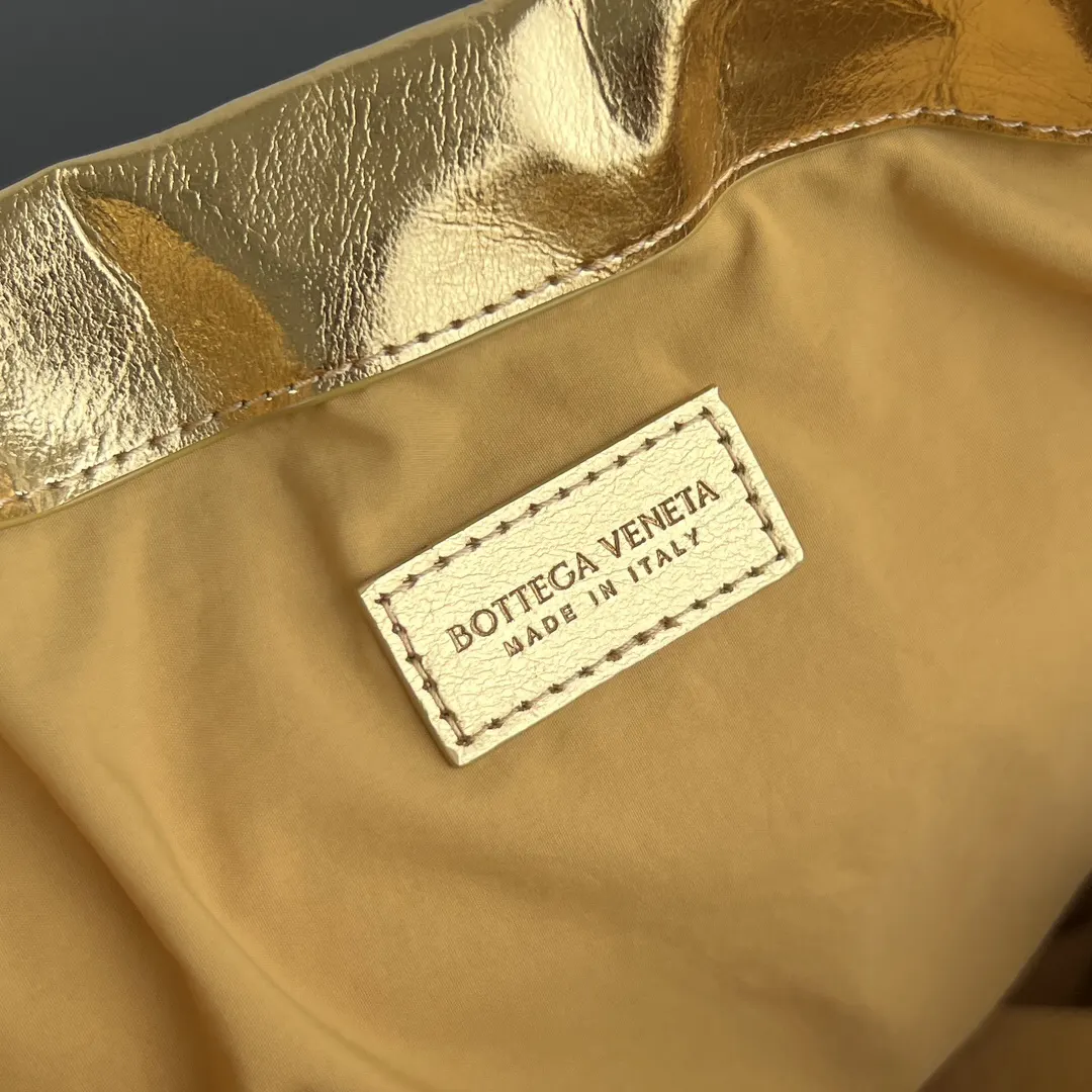 Bottega Veneta 金色 牛皮 腋下包 復古腋下背款(數字9) Bottega Veneta 金色 牛皮 腋下包 復古腋下背款(數字9)
