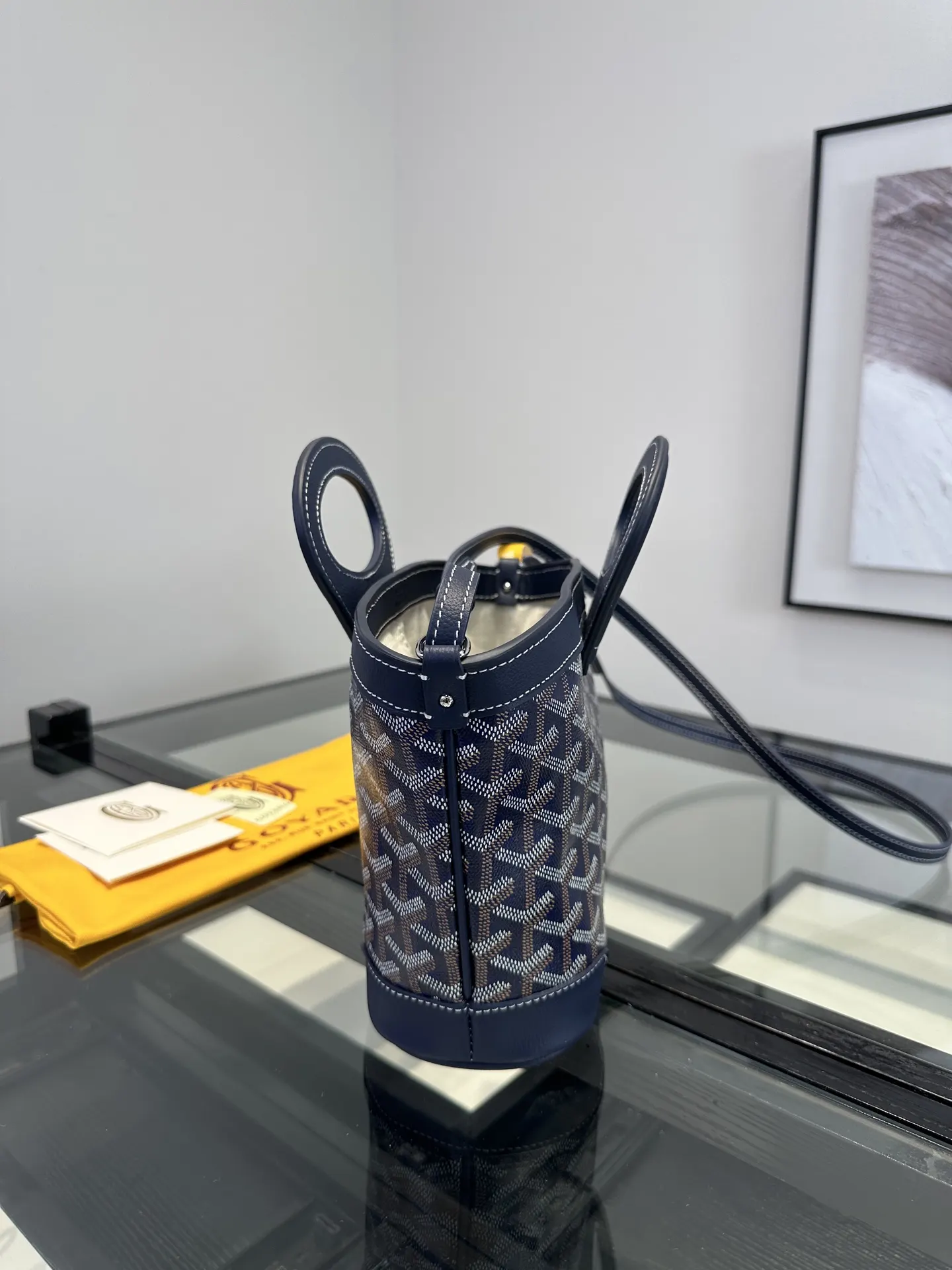 菜篮子 宝藍 BELUGA 包是上世纪 代一款 斜背包 輕便斜挎款(數字9) 菜篮子 宝藍 BELUGA 包是上世纪 代一款 斜背包 輕便斜挎款(數字9)