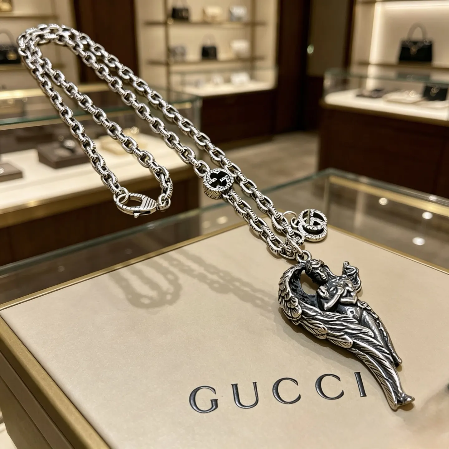 Gucci 链条包 单肩斜挎款