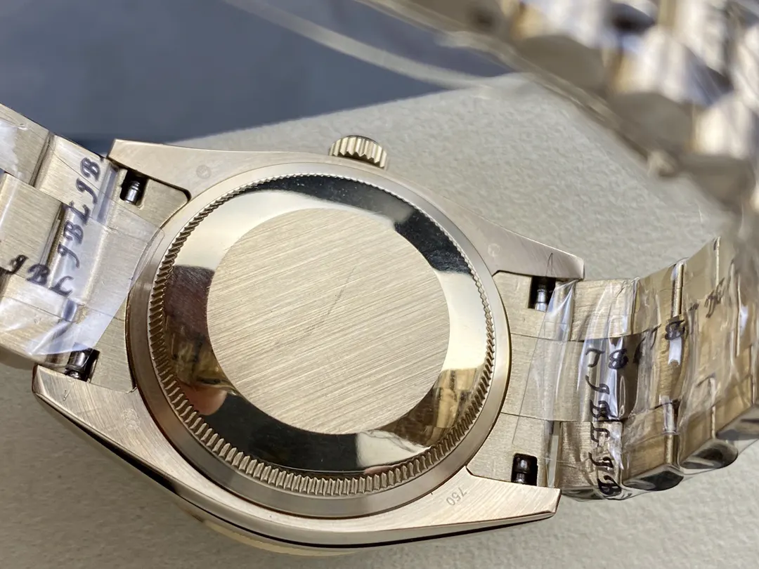Watch Classic Image 9 Watch Classic Image 9