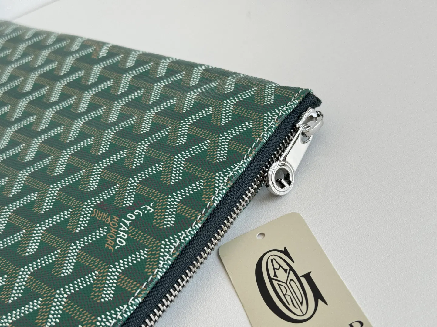 Goyard 牛皮 戈雅 手拿包MGM尺寸同A 纸大小 可用作 精致手拿款