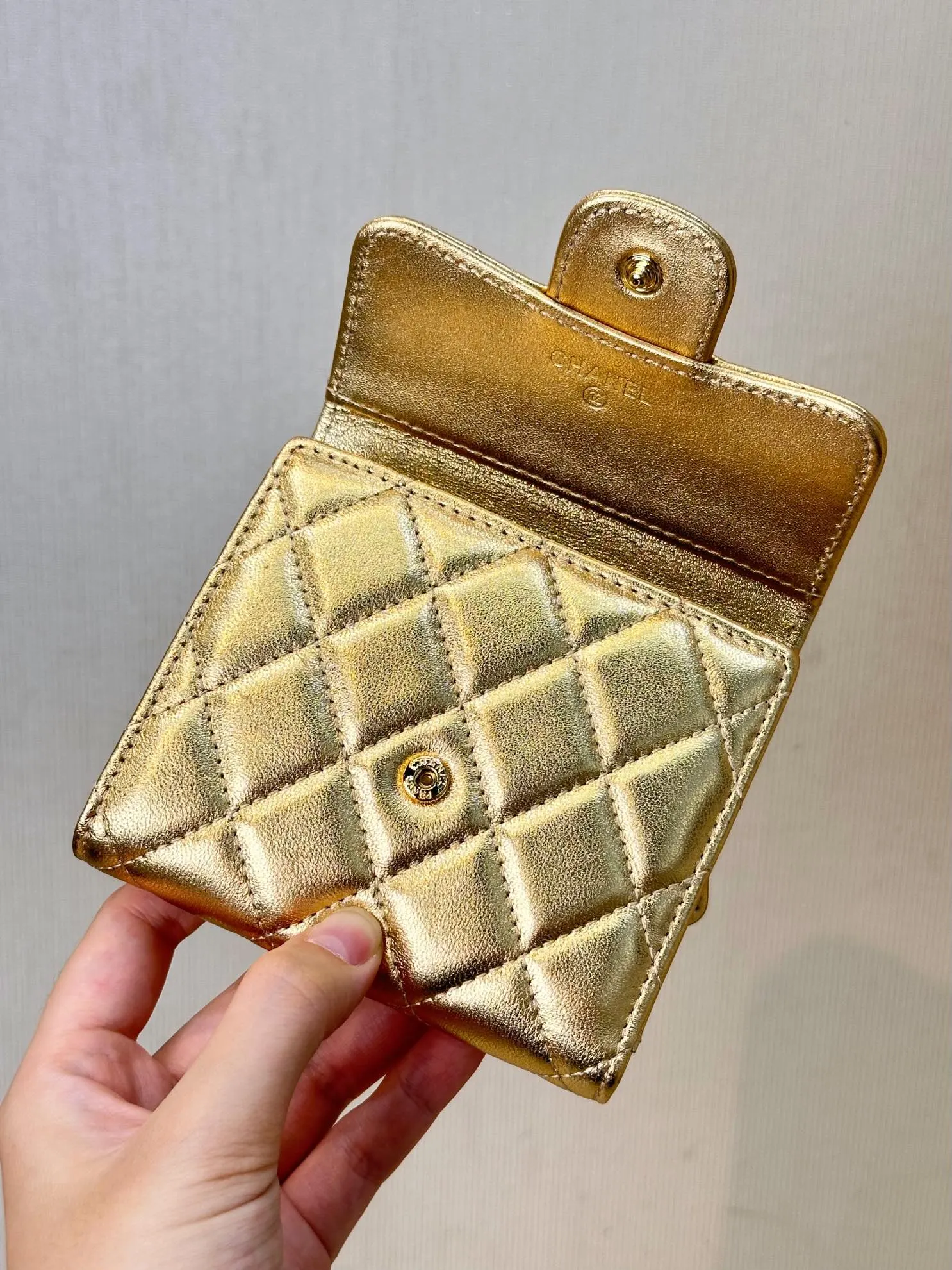 Chanel 金色菱格链条包 手拿装饰