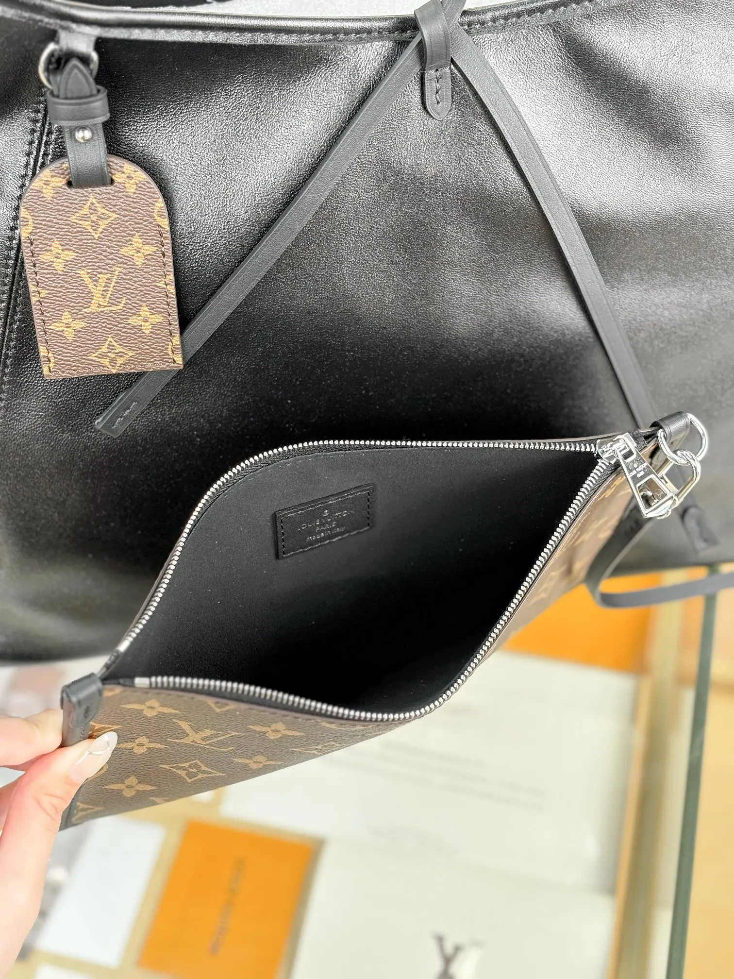 CarryAll 黑色 DARK 中号手 手提包 通勤手提款