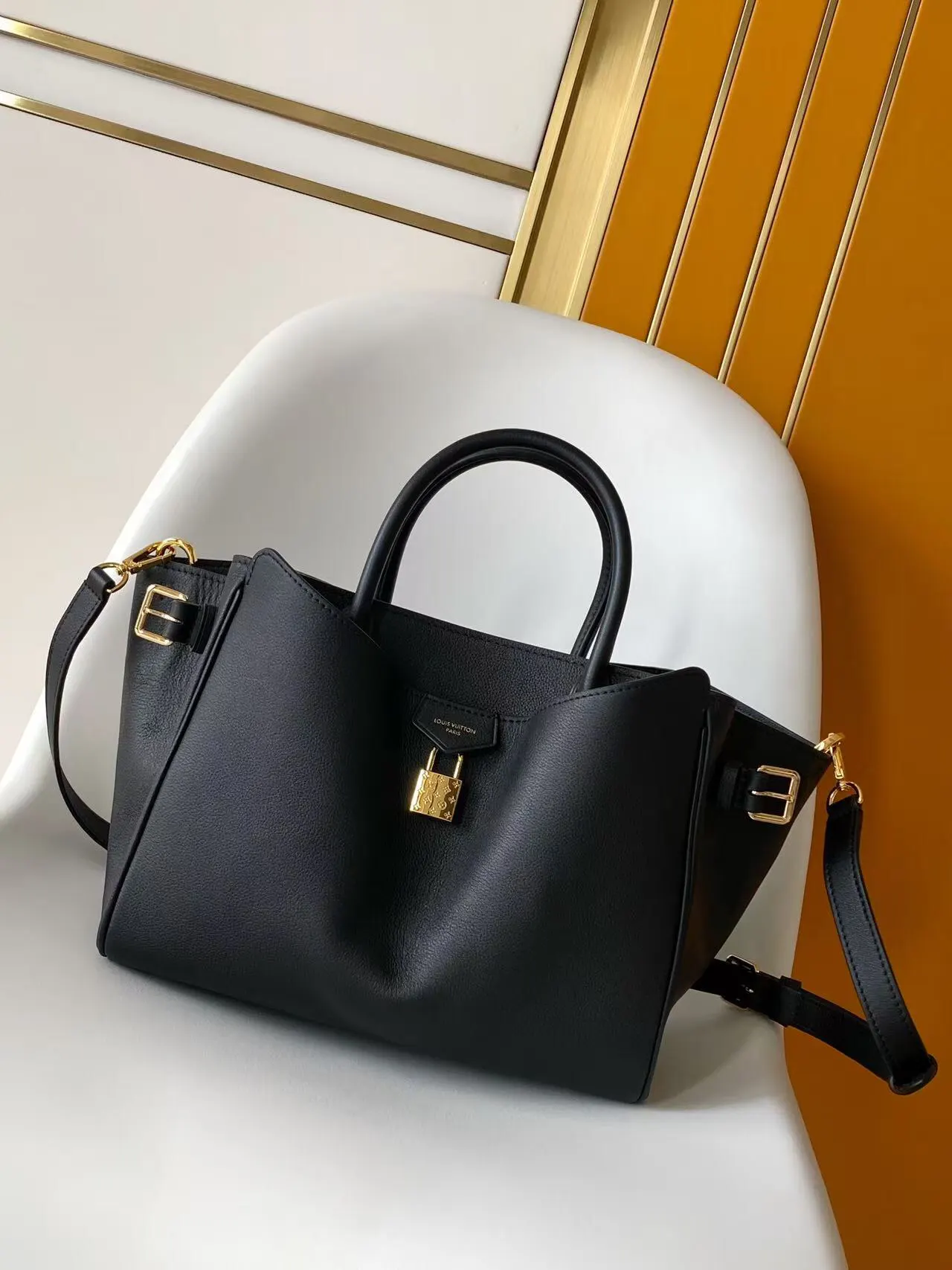 Capucines 黑色 绿色 小牛皮 手提包 通勤手提款