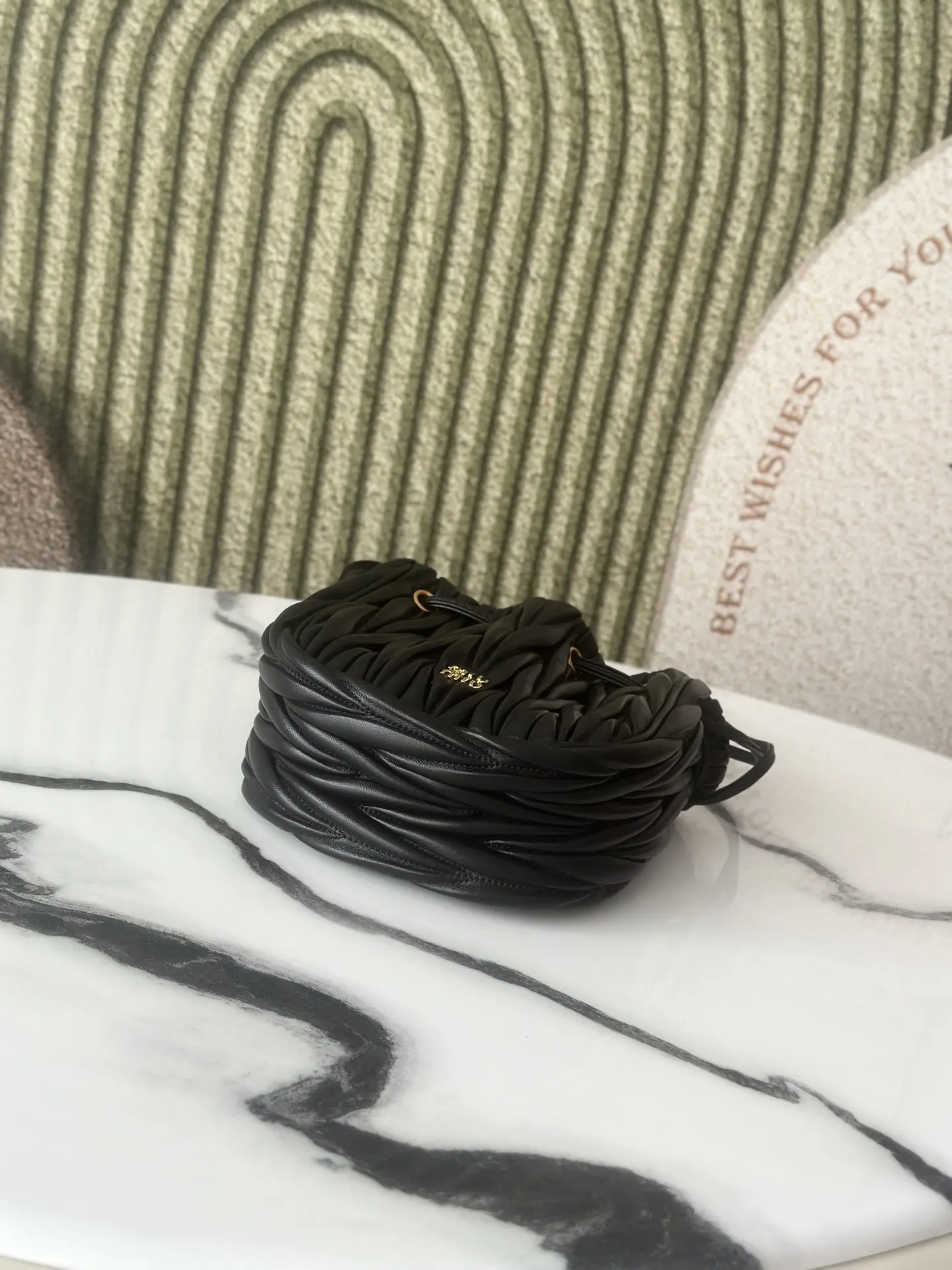 Miu 皮革 手拿包 精致手拿款