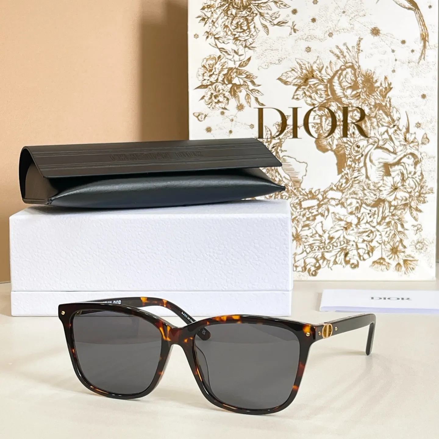Dior 黑色方形太阳镜 礼盒