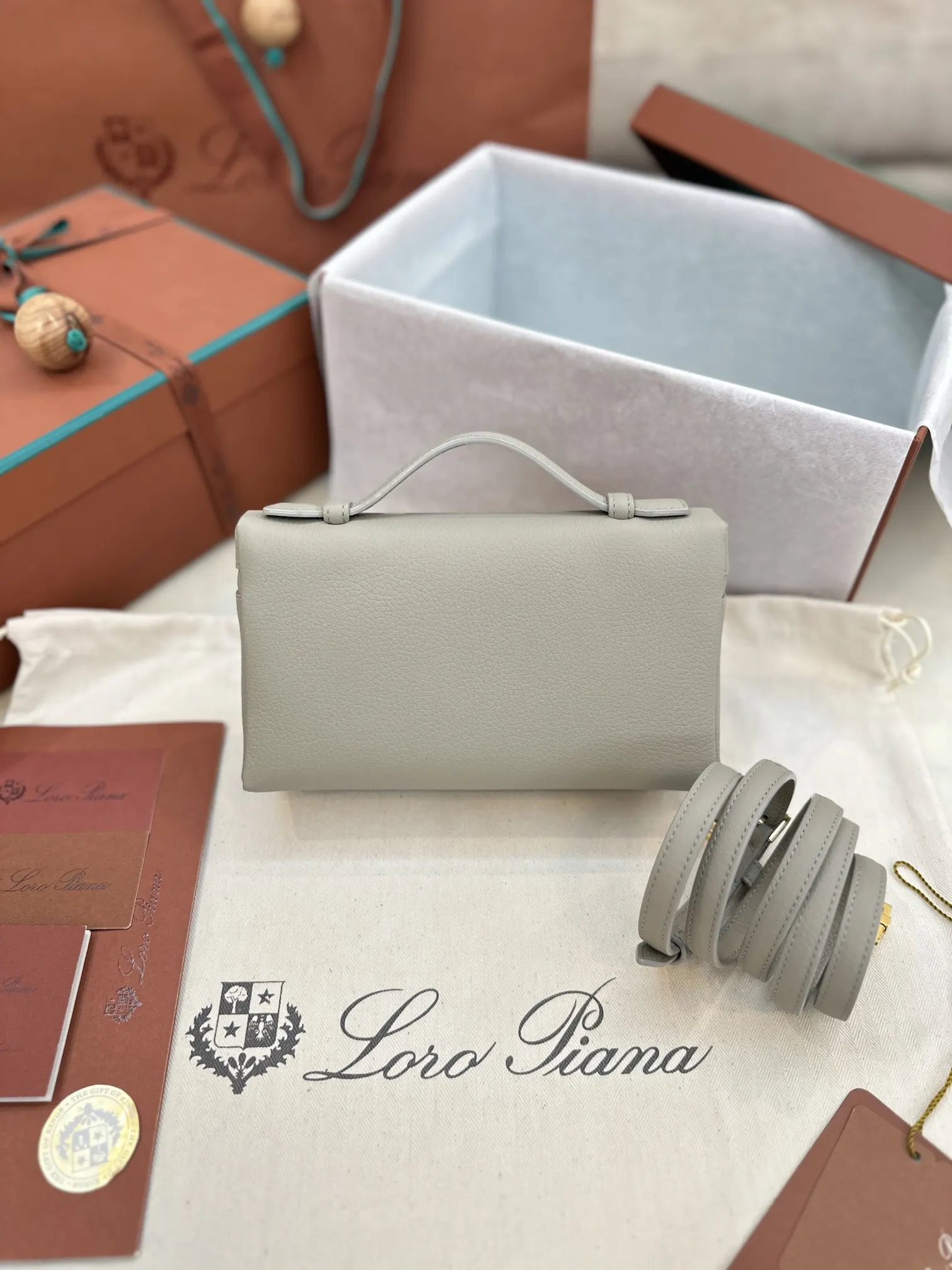 小牛皮 Loro Piana Extra Poket 手拿包 精致手拿款