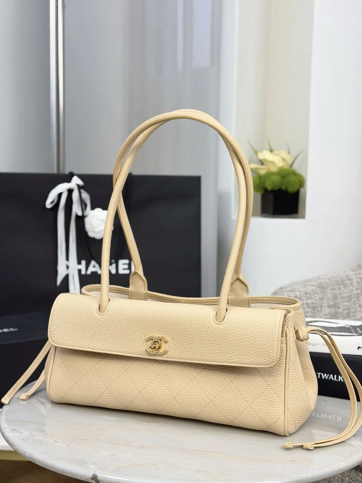 Chanel 牛皮托特購物包 手提單肩 托特包(數字2) Chanel 牛皮托特購物包 手提單肩 托特包(數字2)