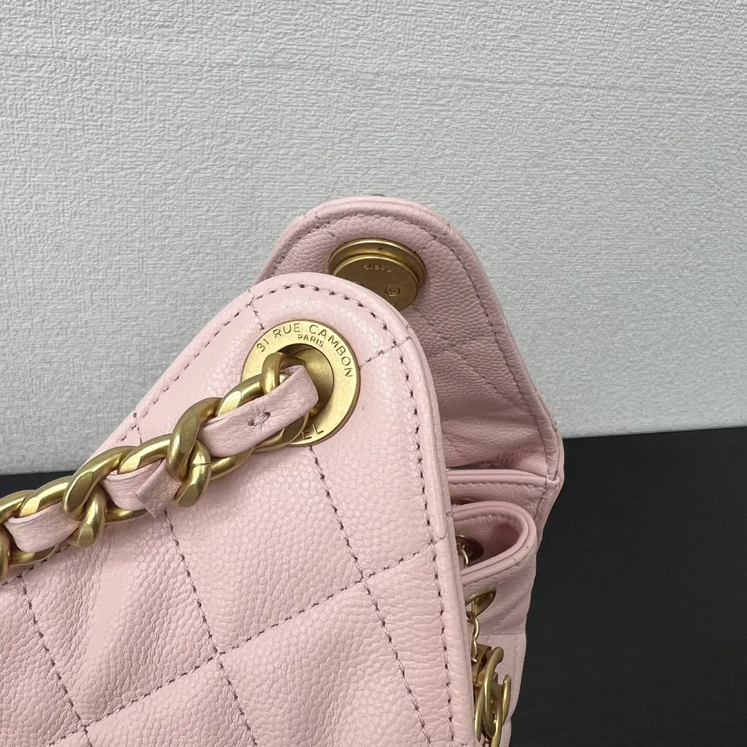 Chanel 粉色 皮革 腋下包