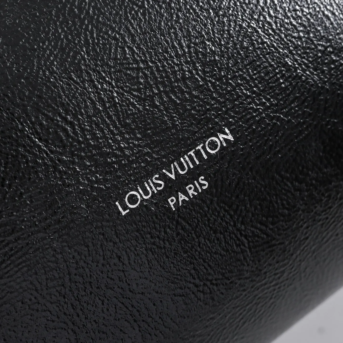 LV 黑白配色 手袋(數字4) LV 黑白配色 手袋(數字4)