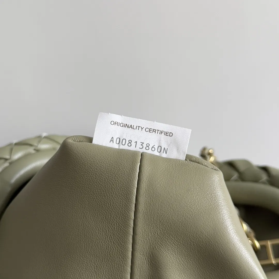 Bottega Veneta 手拿包 精致手拿款(數字9) Bottega Veneta 手拿包 精致手拿款(數字9)