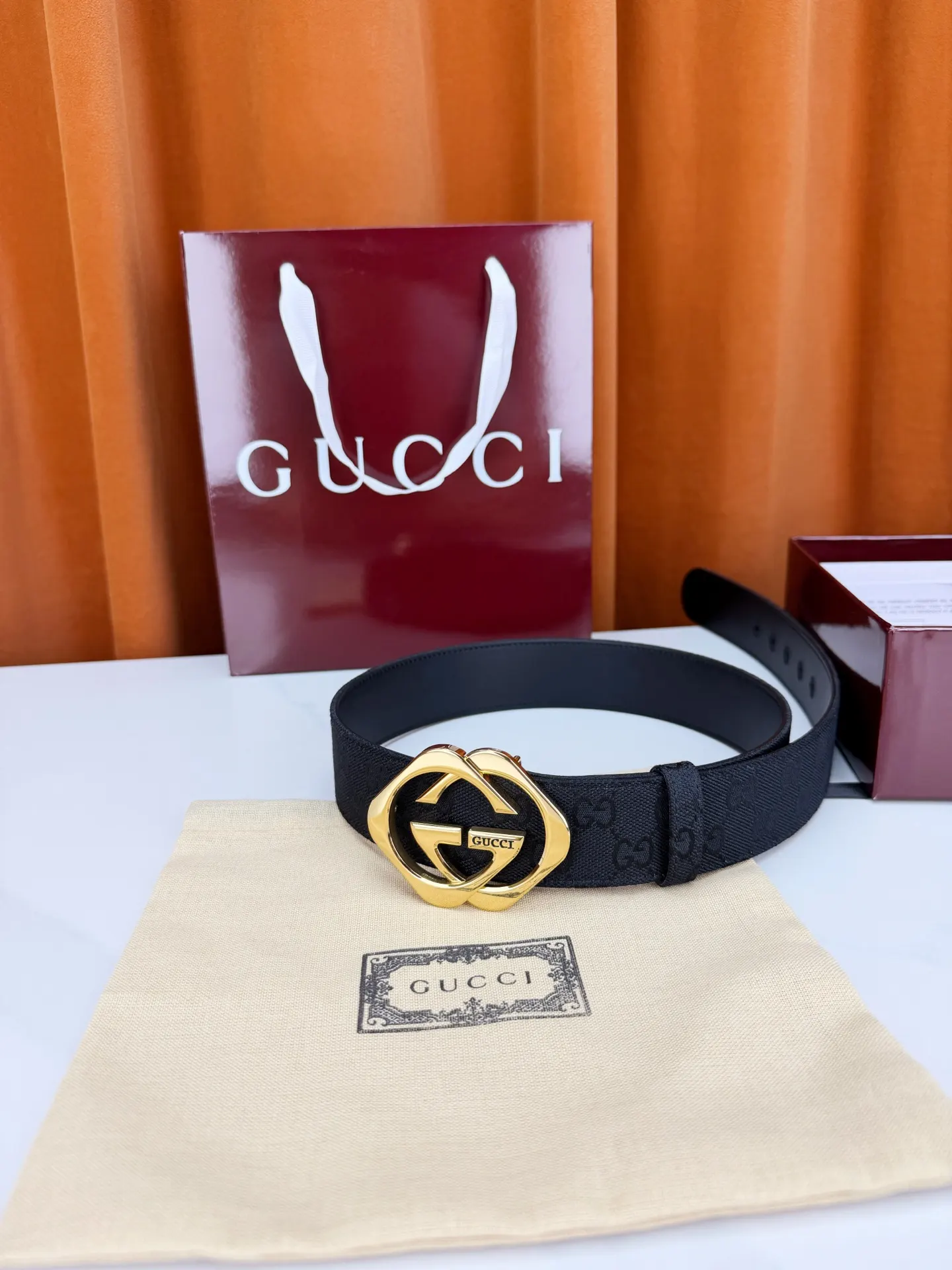Gucci 双G扣牛皮双面腰带 商务休闲款 老花