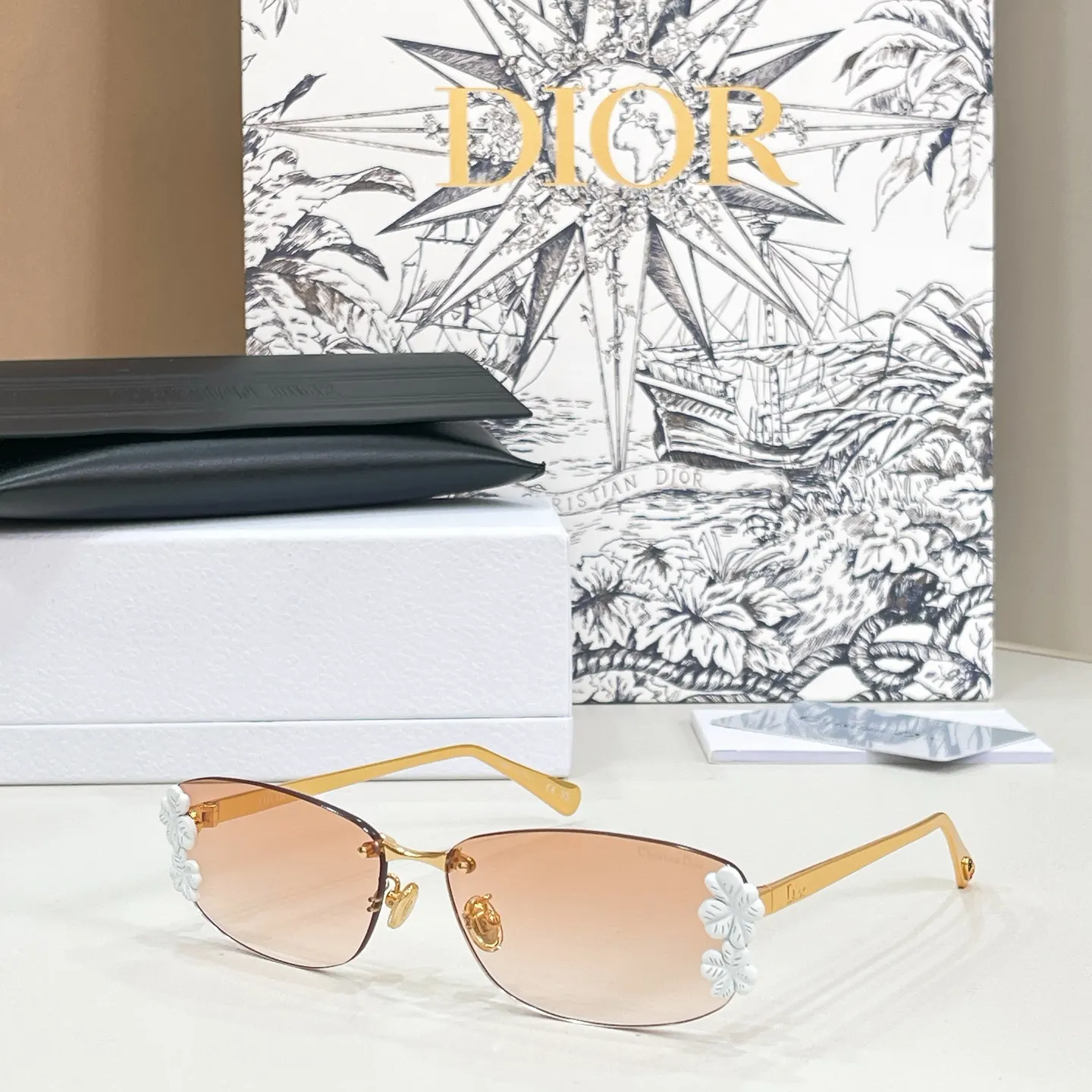 Dior Fashion Item Fashion