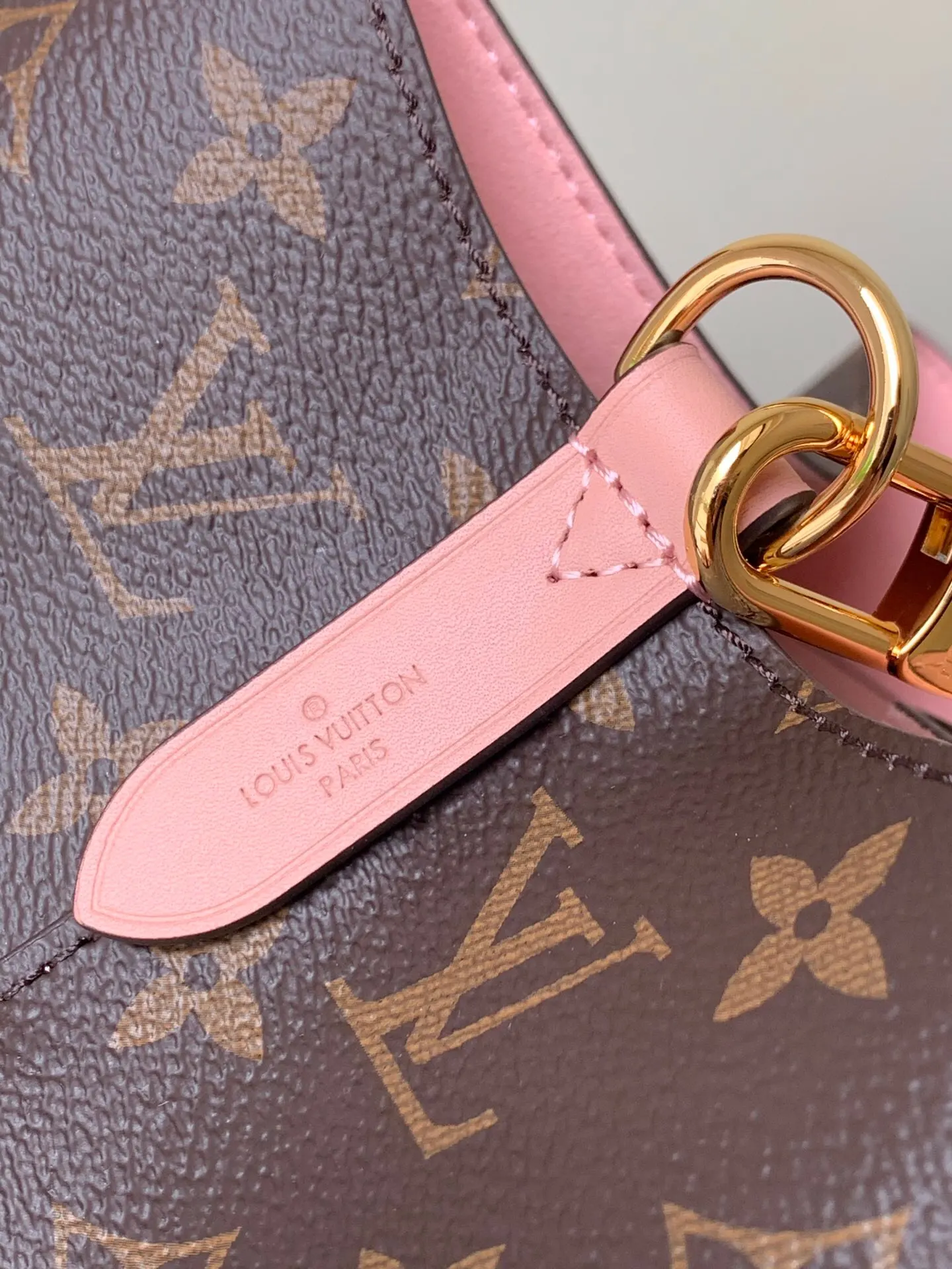 Louis Vuitton Bucket Bag Casual