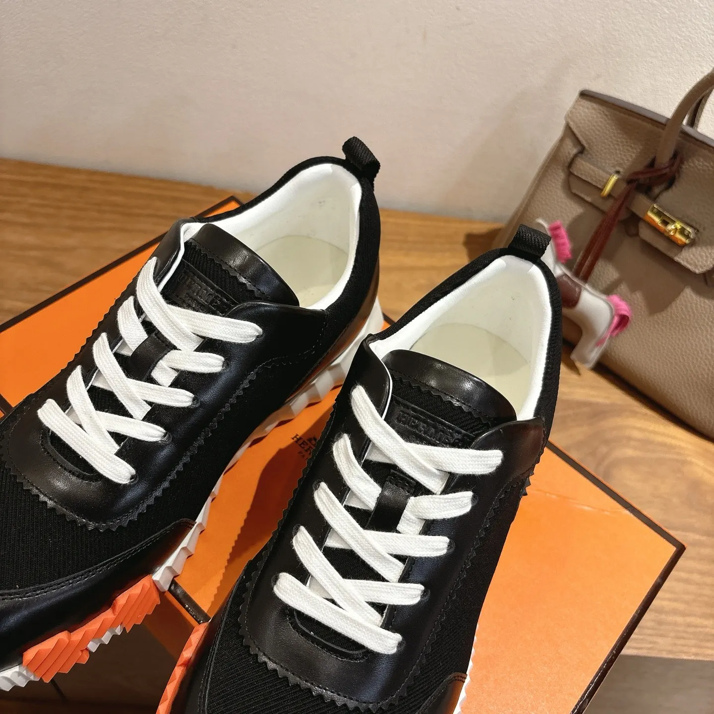 Hermès SS 运动鞋(數字6) Hermès SS 运动鞋(數字6)