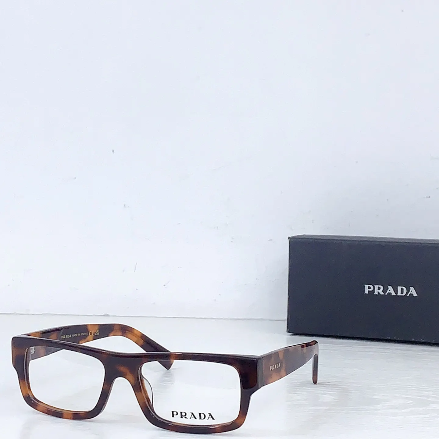 PRADA PR D06V 太阳眼镜 时尚遮阳款