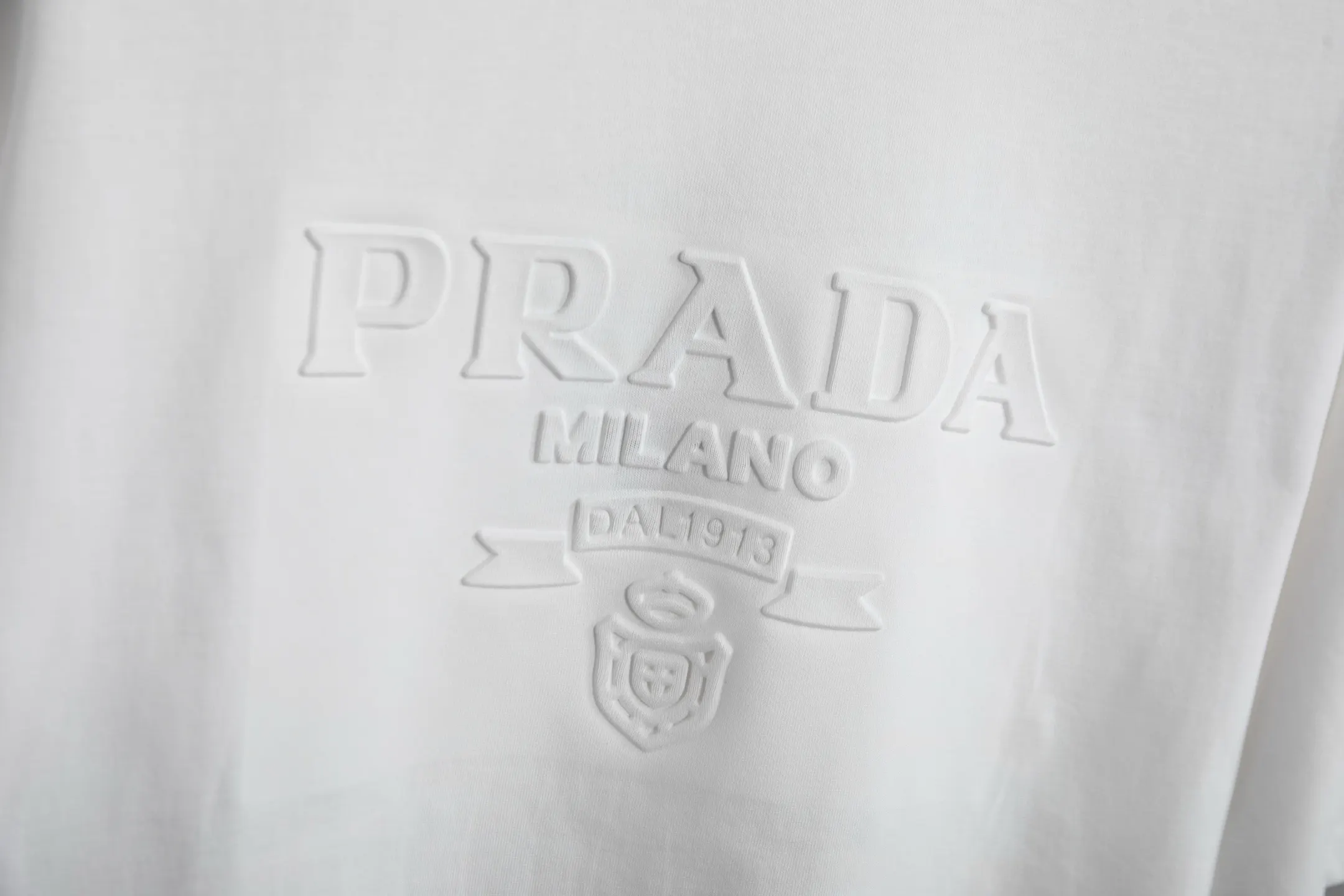 Prada 字母钢印 短袖T恤 高克重休闲