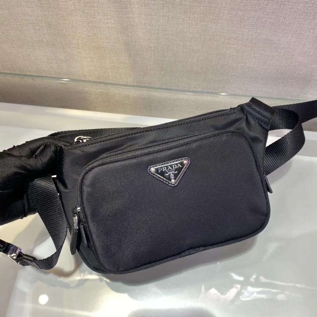 Prada 2VH128 腰包 轻便实用