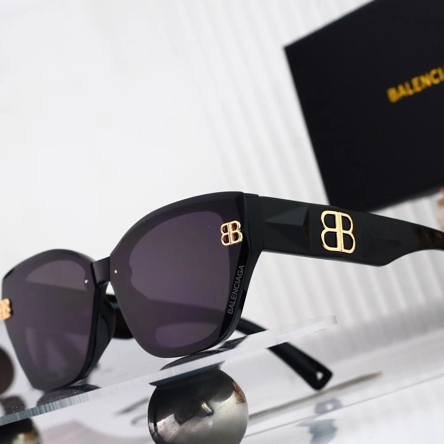 Balenciaga 太阳镜 精致搭配