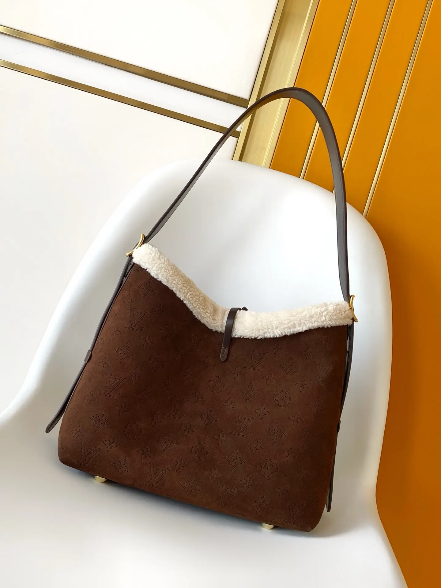 LV CarryAll 牛皮 收纳包 旅行收纳款