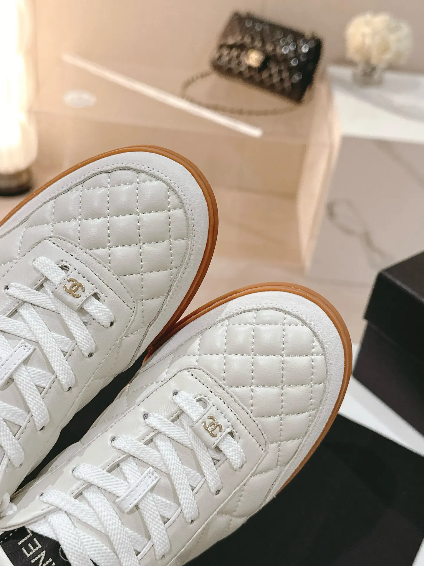 Chanel 白色羊皮低帮休闲鞋 简约运动