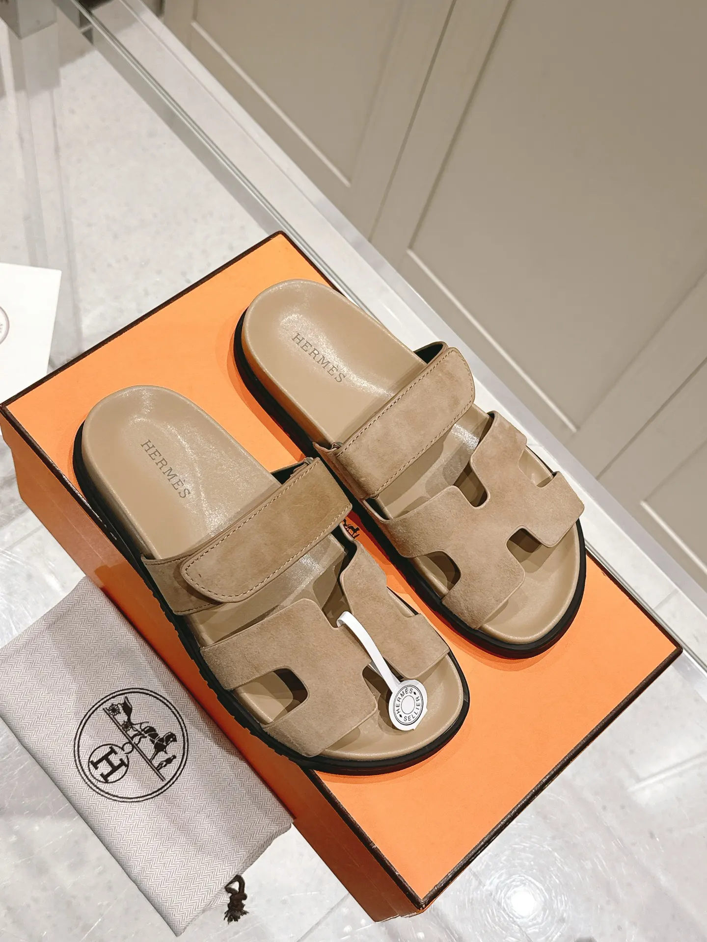 Hermès Oran 羊皮 拖鞋 舒适