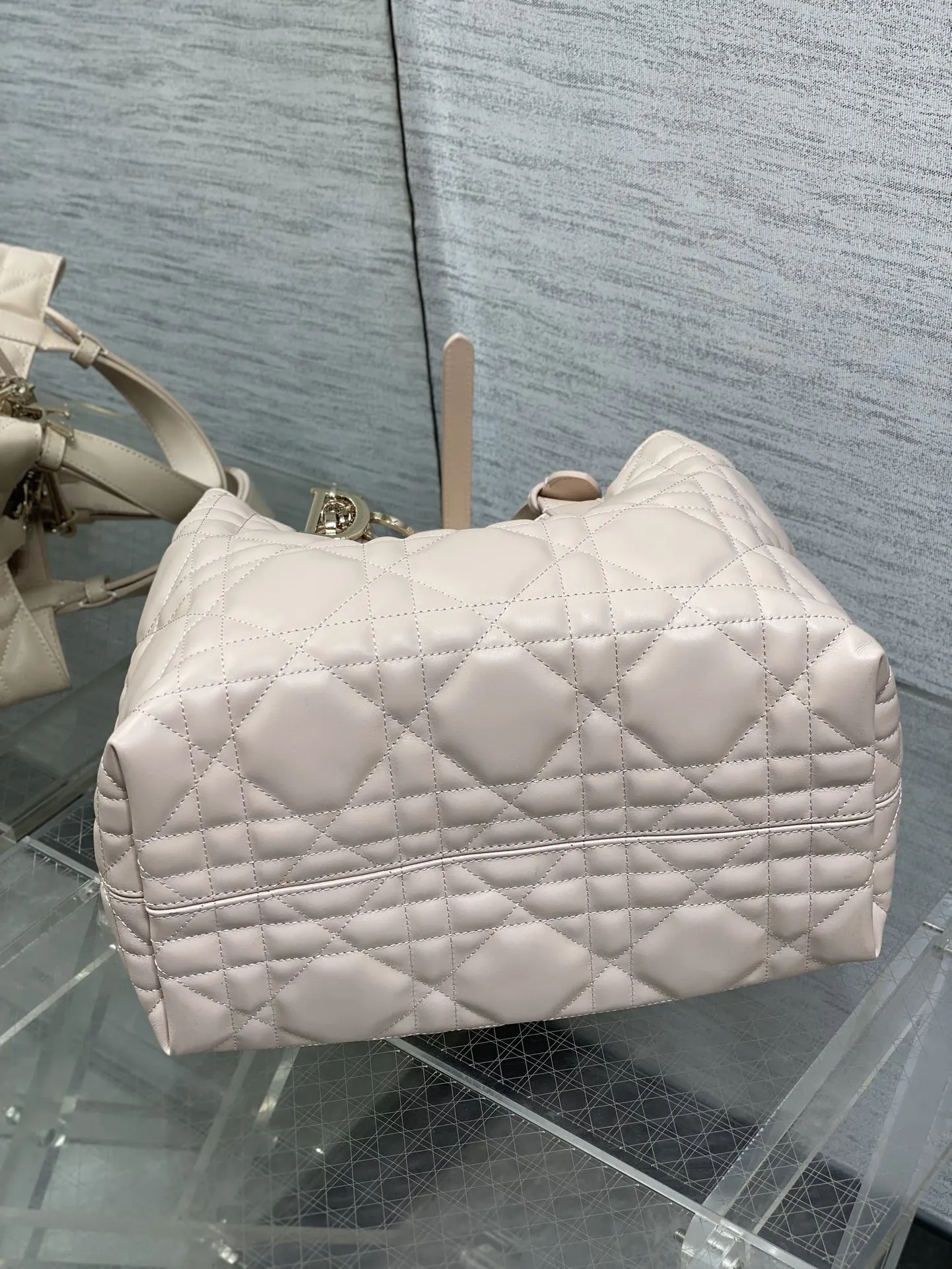 小牛皮 中号 Toujours系列秋冬最新粉 有点太美 收納包 旅行收納款