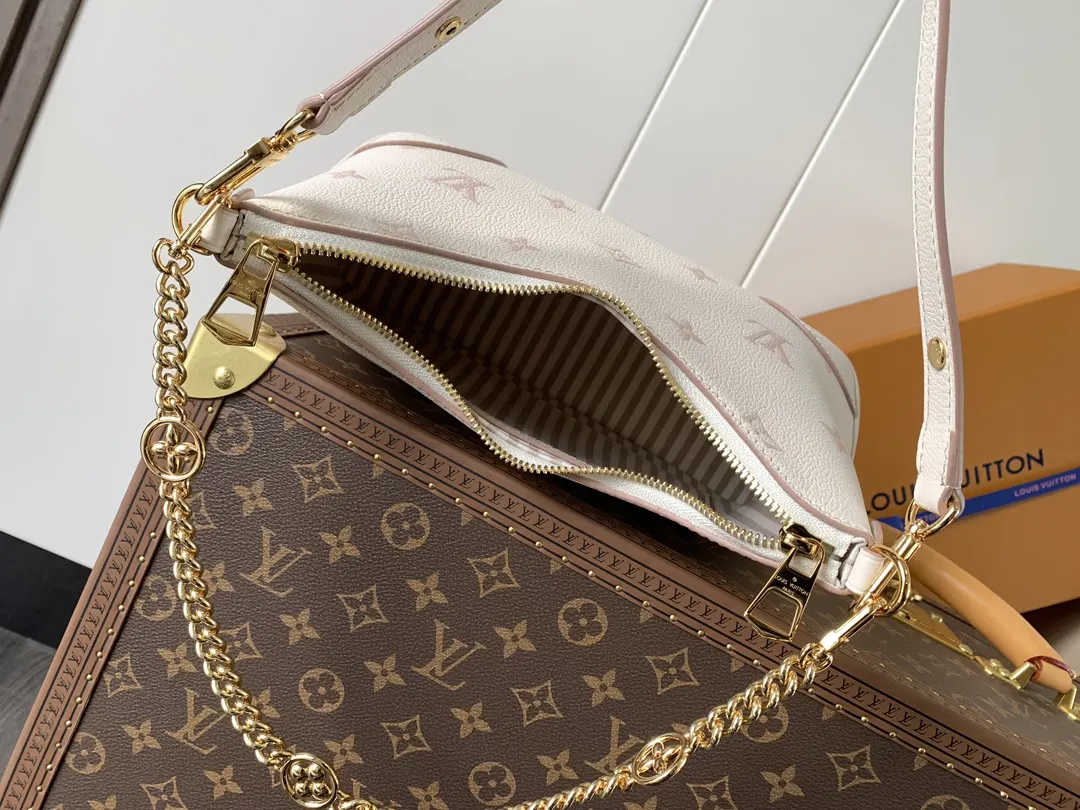 LV Boulogne chain bag, shoulder crossbody Image 8 LV Boulogne chain bag, shoulder crossbody Image 8