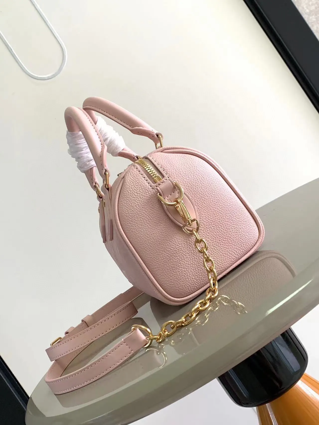LV Pink Chain Handle Bag Image 2 LV Pink Chain Handle Bag Image 2
