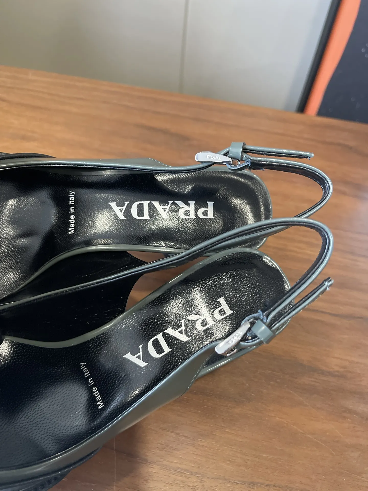 Prada 羊皮 单鞋 舒适 高跟鞋