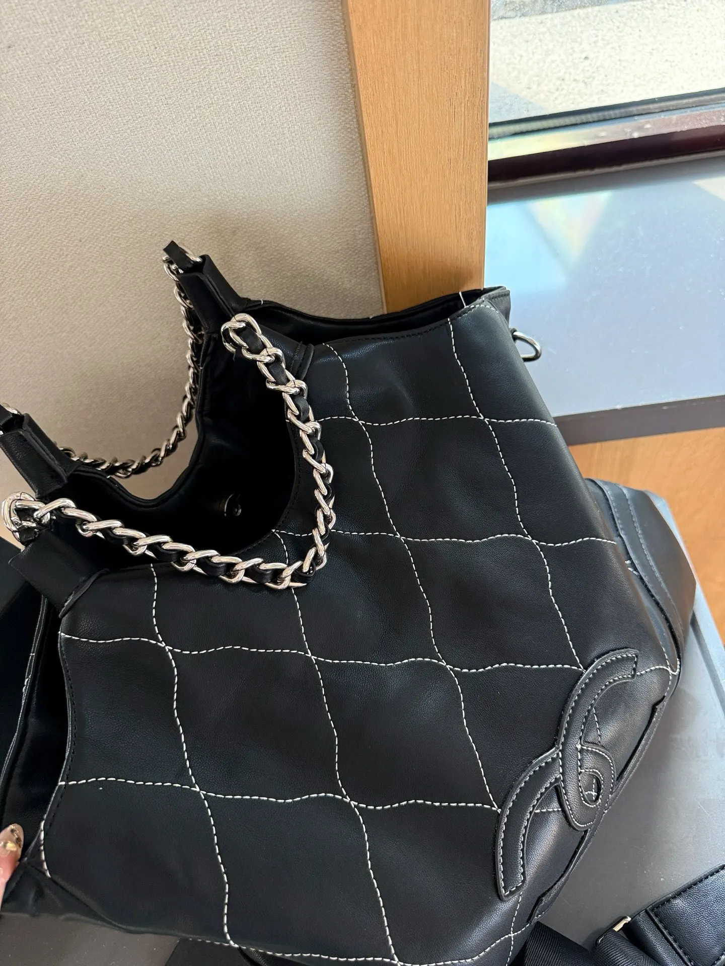 CHANEL 皮质 软 虽简单 低调但奢华 超大容量 可手提 可 链条包 精致链条款