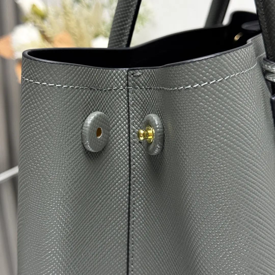 Prada Saffiano Tote Bag Lightweight Leather