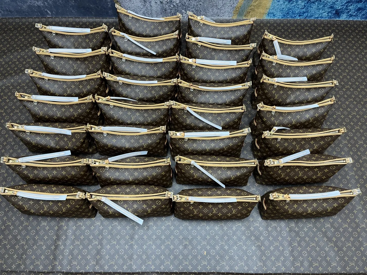 CarryAll EAST WEST 手袋 渠道 水桶包 休閒水桶款