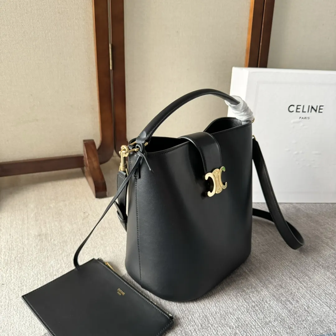 Triomphe 黑色 金色 小牛皮 水桶包 休閒水桶款