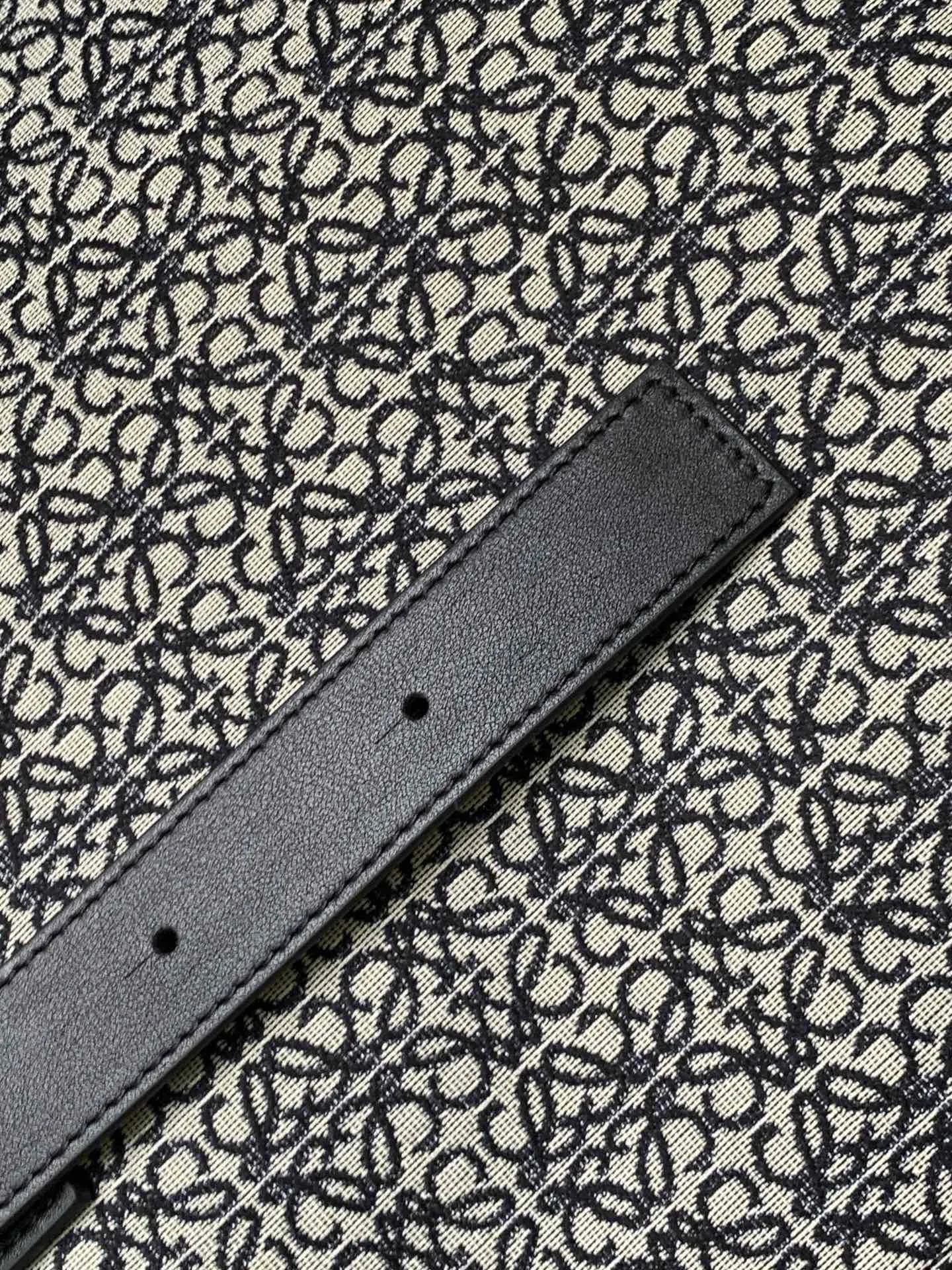 老花 牛皮 LOE WE 老花手提 Buckle tote托特手 托特包 大容量托特款