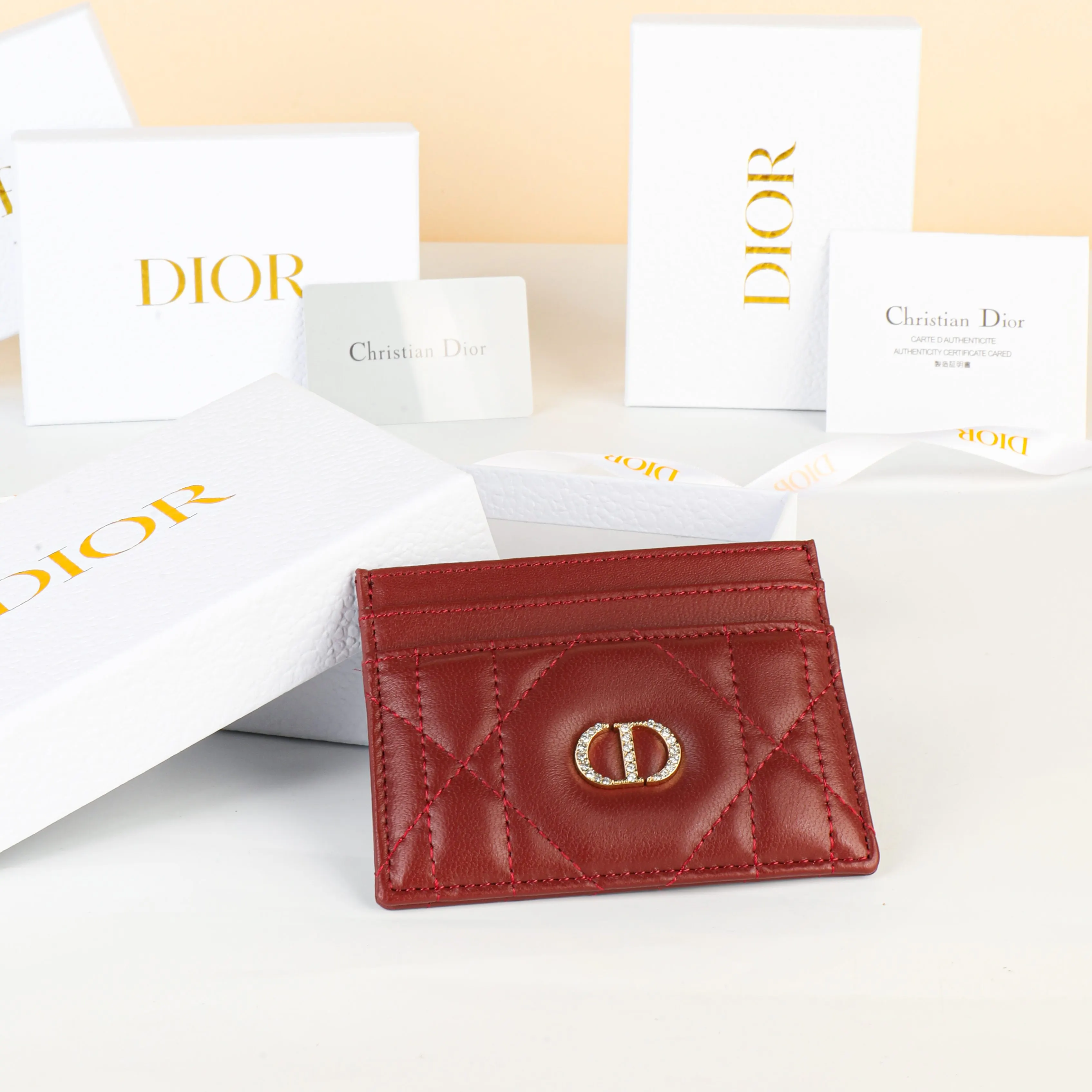 Dior Caro 酒红色羊皮卡夹 精致短款钱包