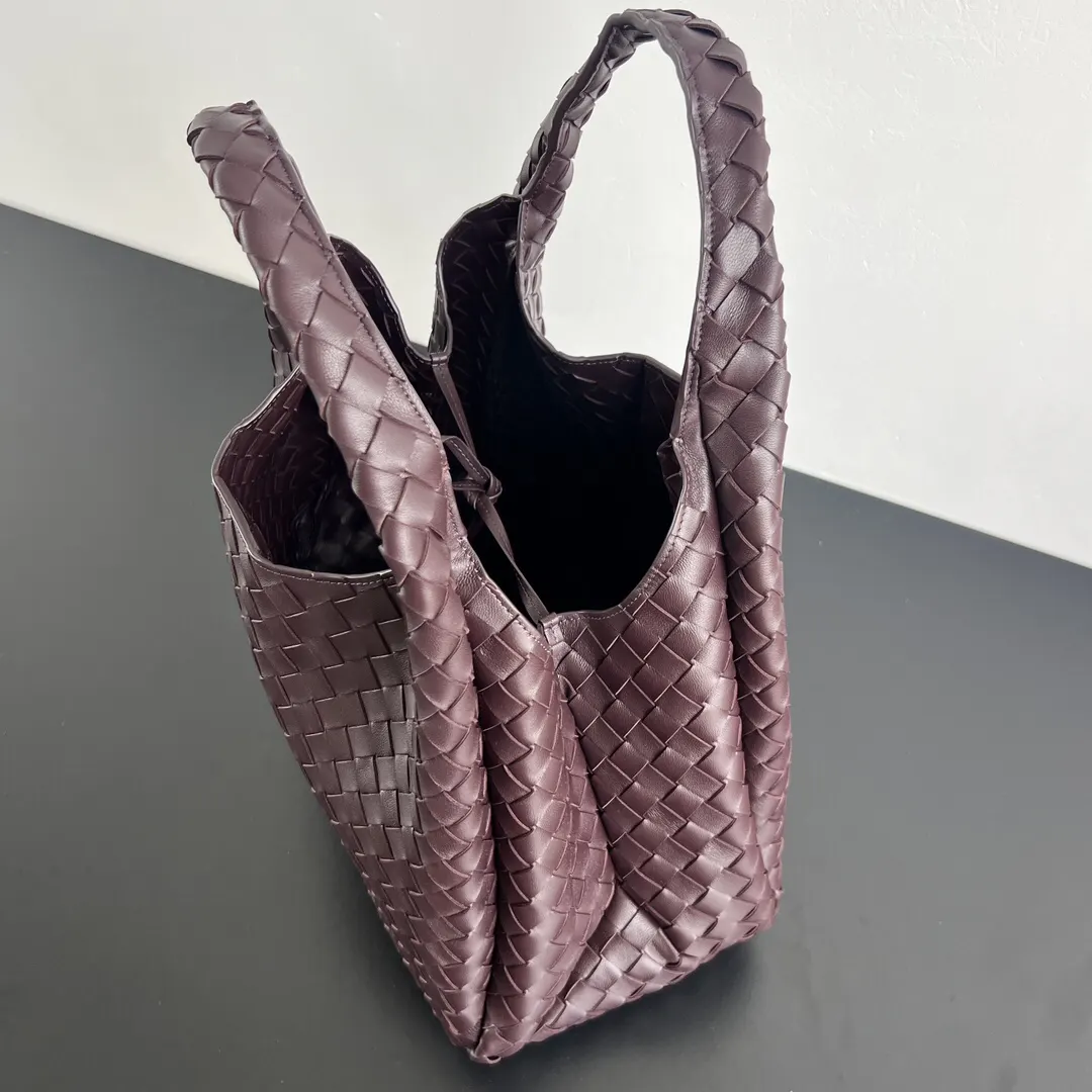 Bottega Veneta 羊皮 腋下包 復古腋下背款