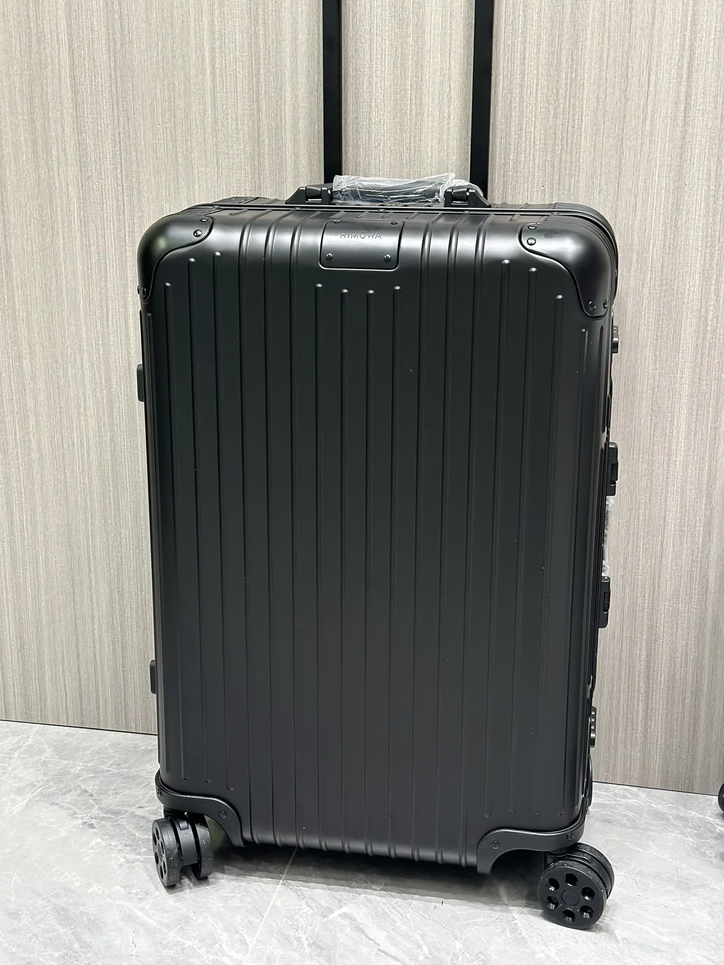 Rimowa Suitcase Travel Lightweight Classic