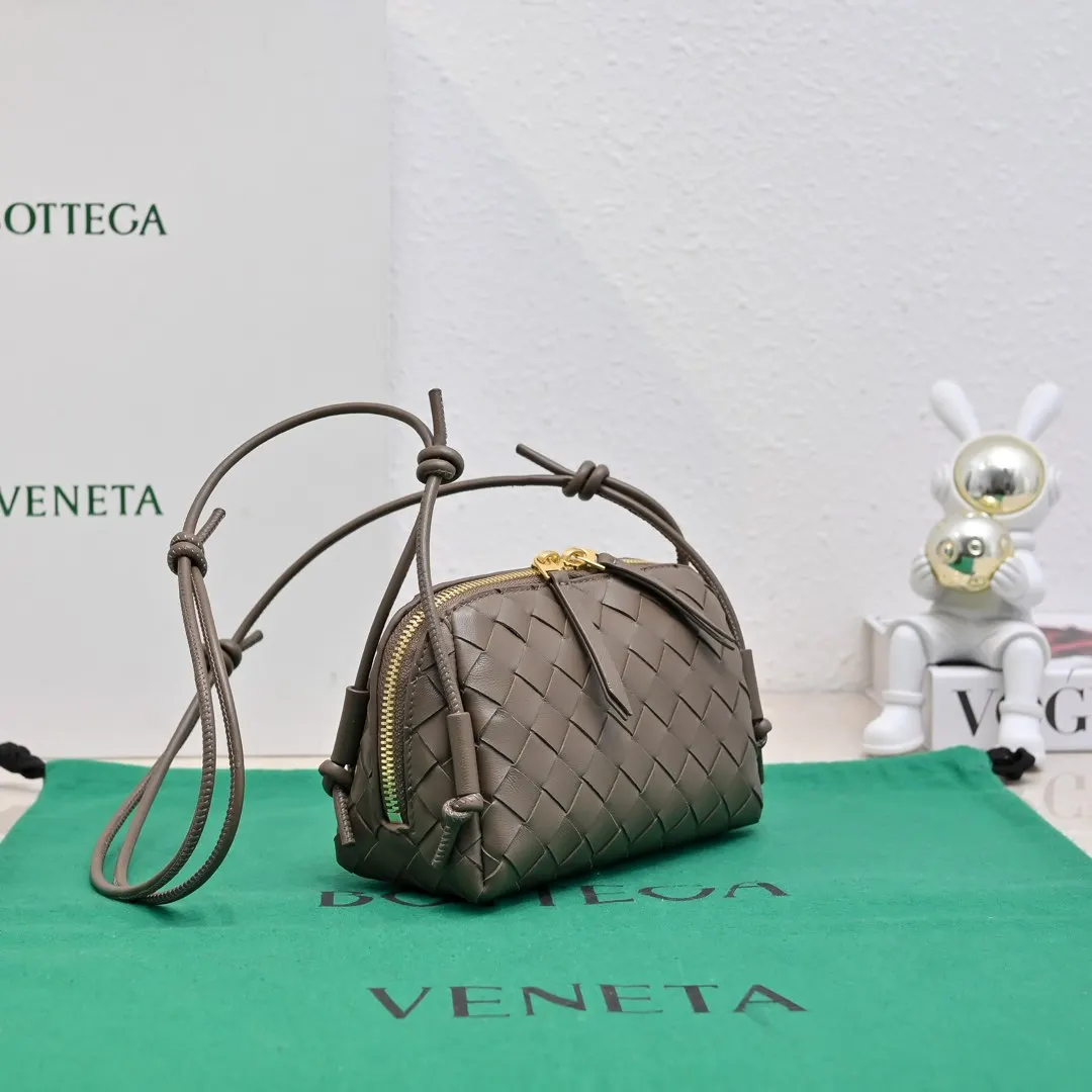Bottega Veneta 腋下包 復古腋下背款