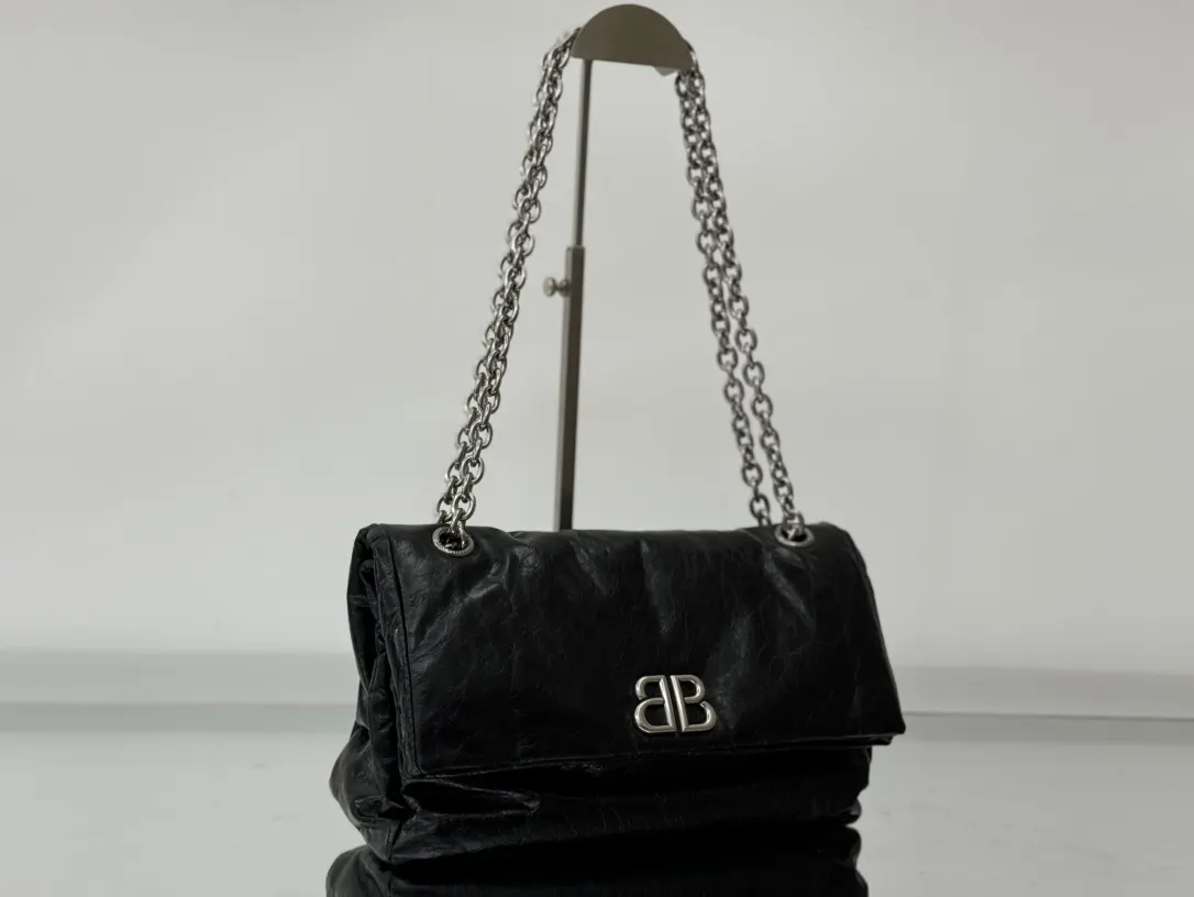 Balenciaga Monaco 黑银 牛皮 單肩包 日常搭配(數字3) Balenciaga Monaco 黑银 牛皮 單肩包 日常搭配(數字3)